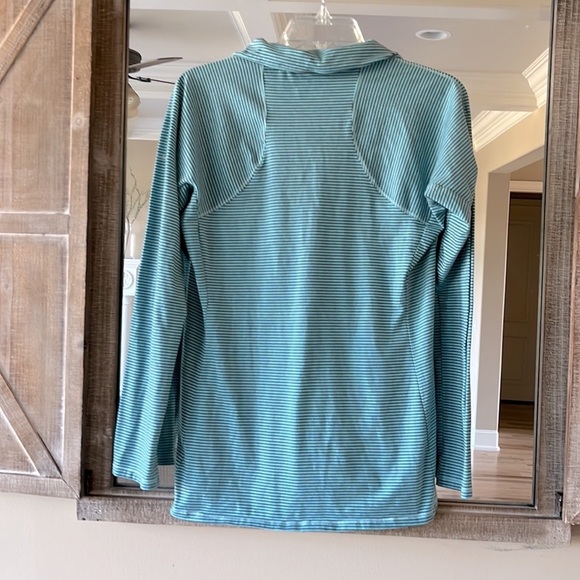Colmbia Performance shirt fits Medium Womens Large Blue Brown Striped Top - Picture 11 of 14